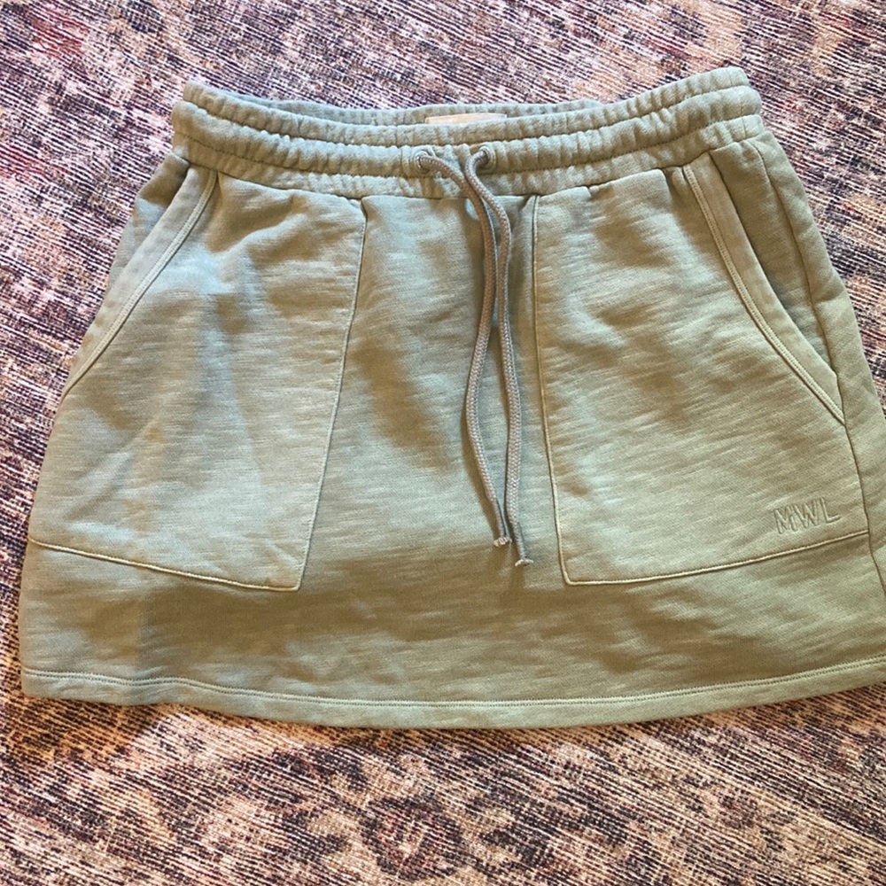 NWT MWL Pull-On Mini Skirt SIZE SMALL IN GREEN